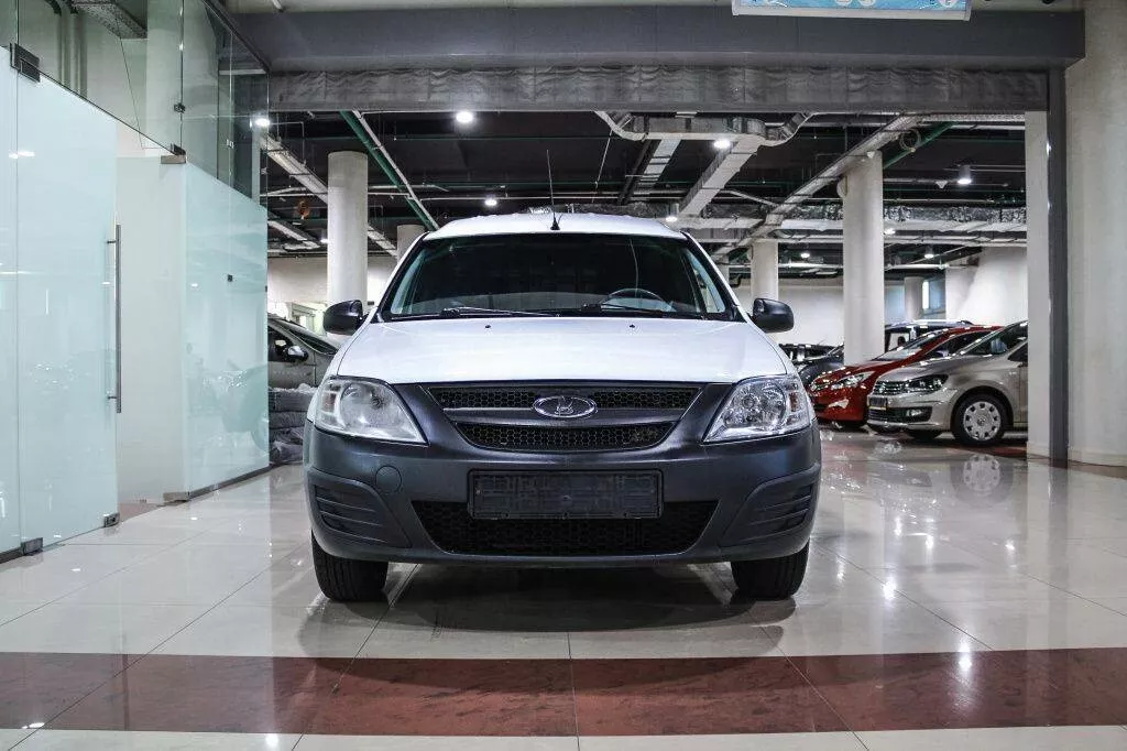 Купить Largus с пробегом